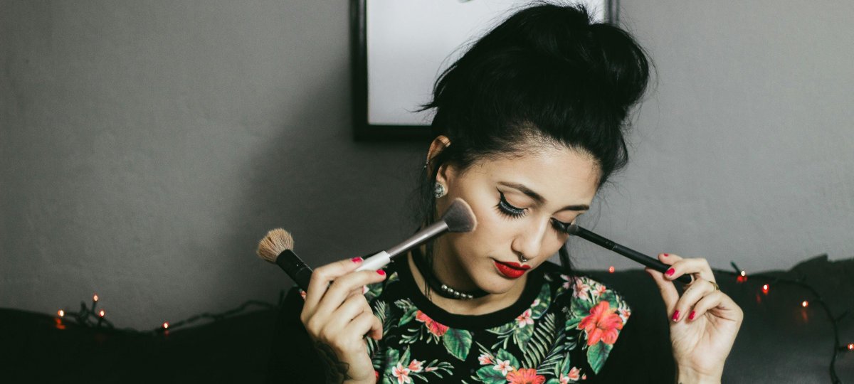 Curate Your Kit with Confidence: Must-Have Tools & Products for Every Makeup Artist