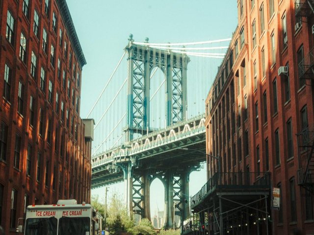 Discover DUMBO: Brooklyn’s Creative Corner